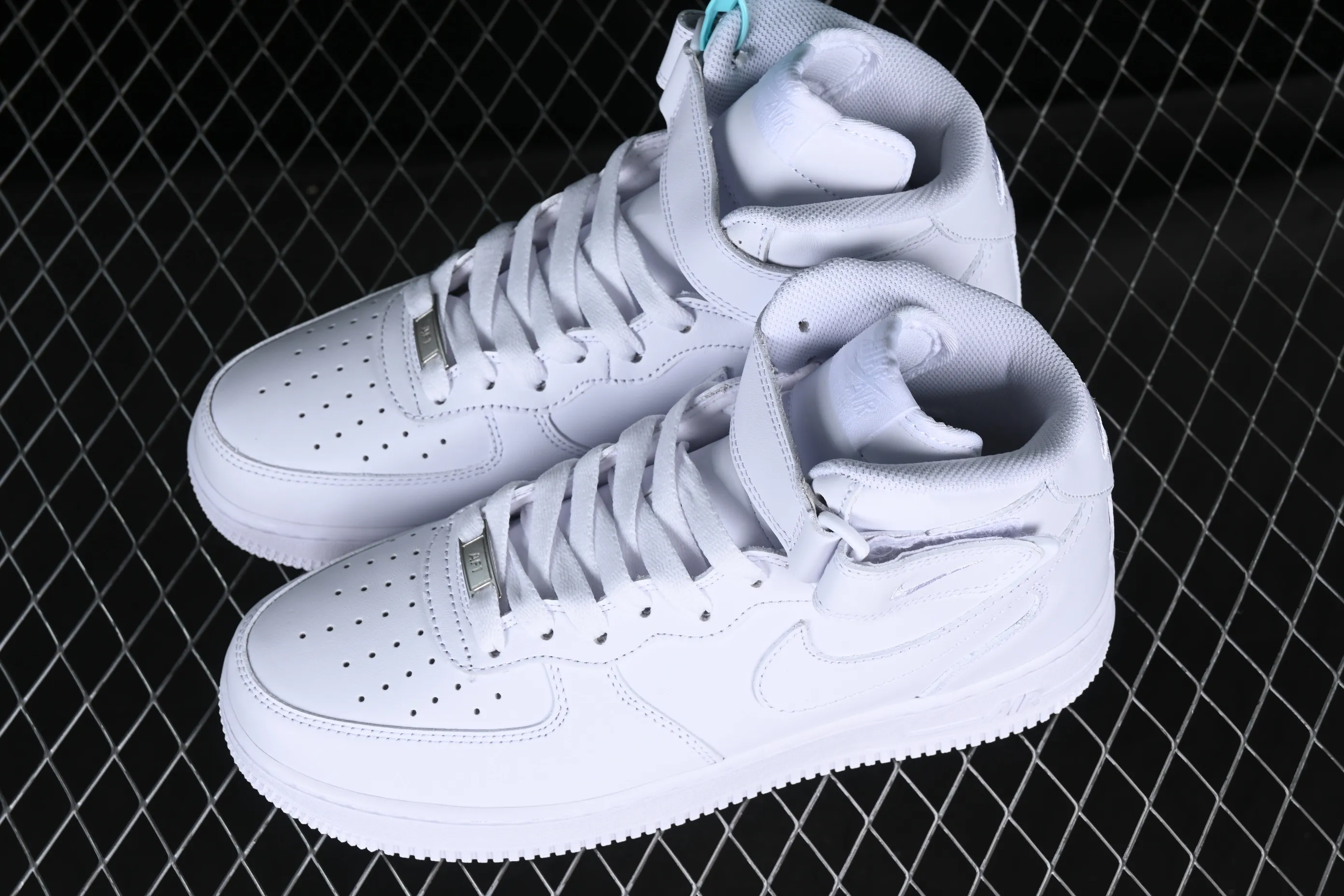 All categories Nk Air Force 1 Air Force series Nk Air Force 1 Mid Air Force mid-top Nk Air Force 1 Mid '07 Air Force 1 first-layer mid-top all-white casual sneakers 315123-111